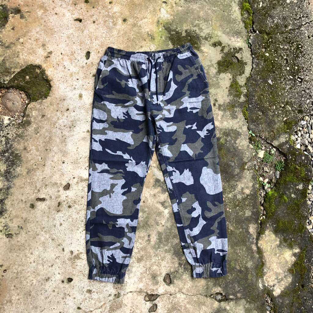 Relaxed joger freak’s store camo pants ( second/bekas )
