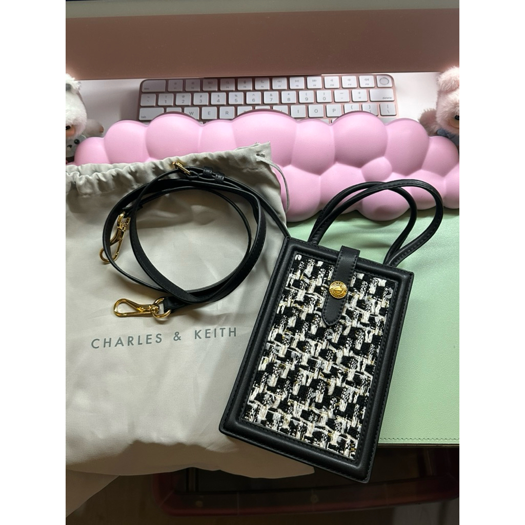 ORIGINAL CHARLES AND KEITH SLING PHONE BAG PRELOVED