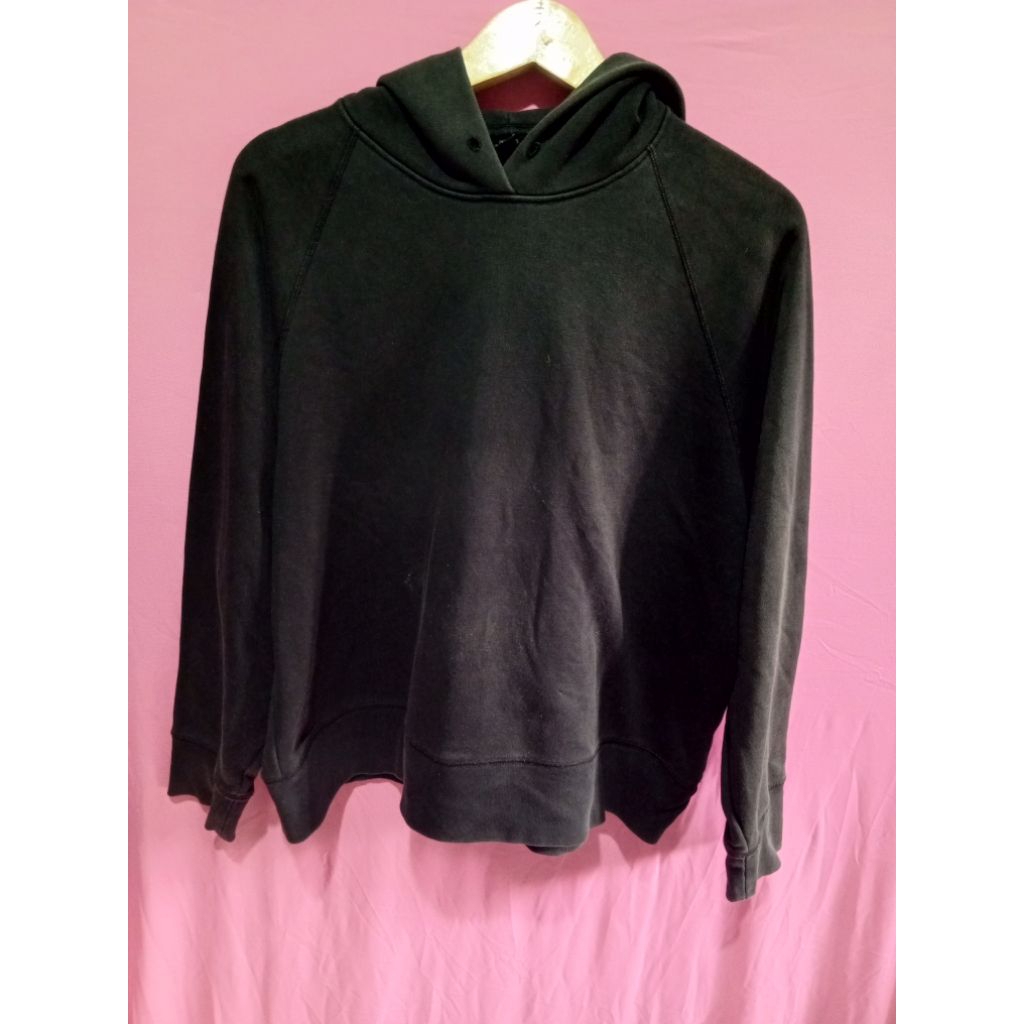 Baju sweater Hoodie uniqlo size XL second
