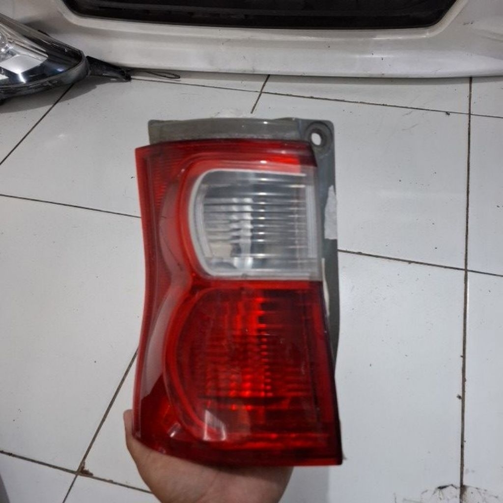 stoplamp luxio bagian kiri