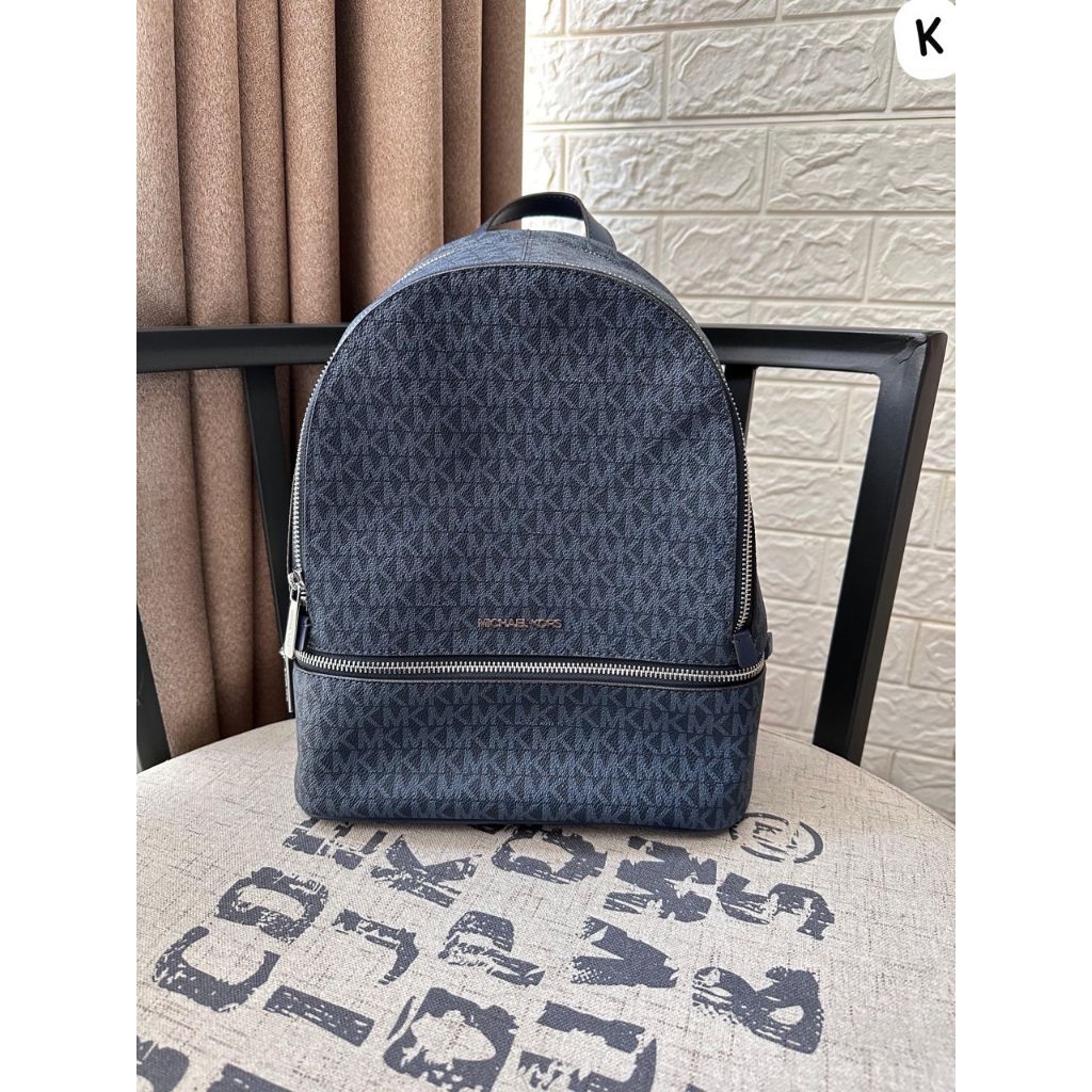 mk backpack Rhea Medium Signature Logo signature blue admiral