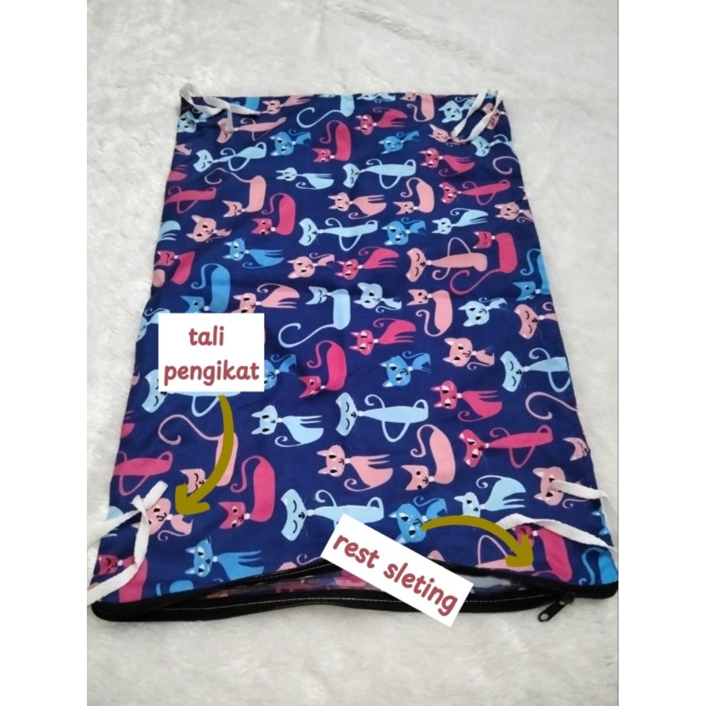 KAIN SARUNG ALAS KANDANG KUCING DAN ANJING UKURAN 75x45 CM