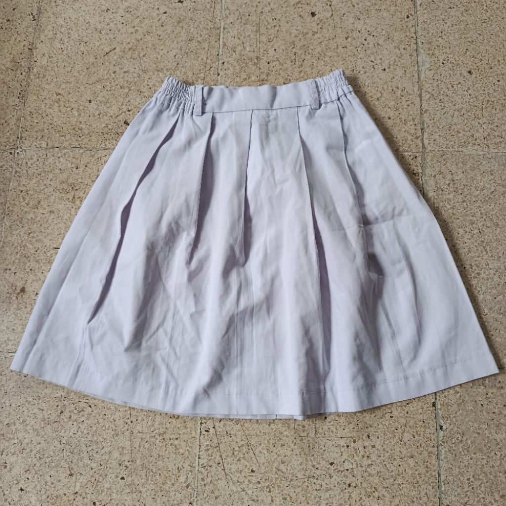 preloved rok putih pendek sekolah merk seragam/fes 178