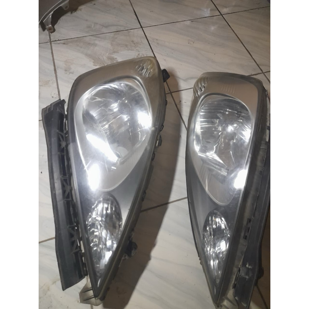 lampu depan jazz ge8