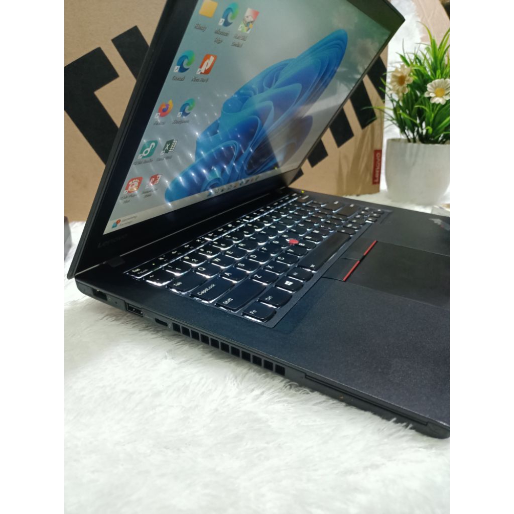 Laptop Lenovo T470 || I5 gen 6 || Backlit