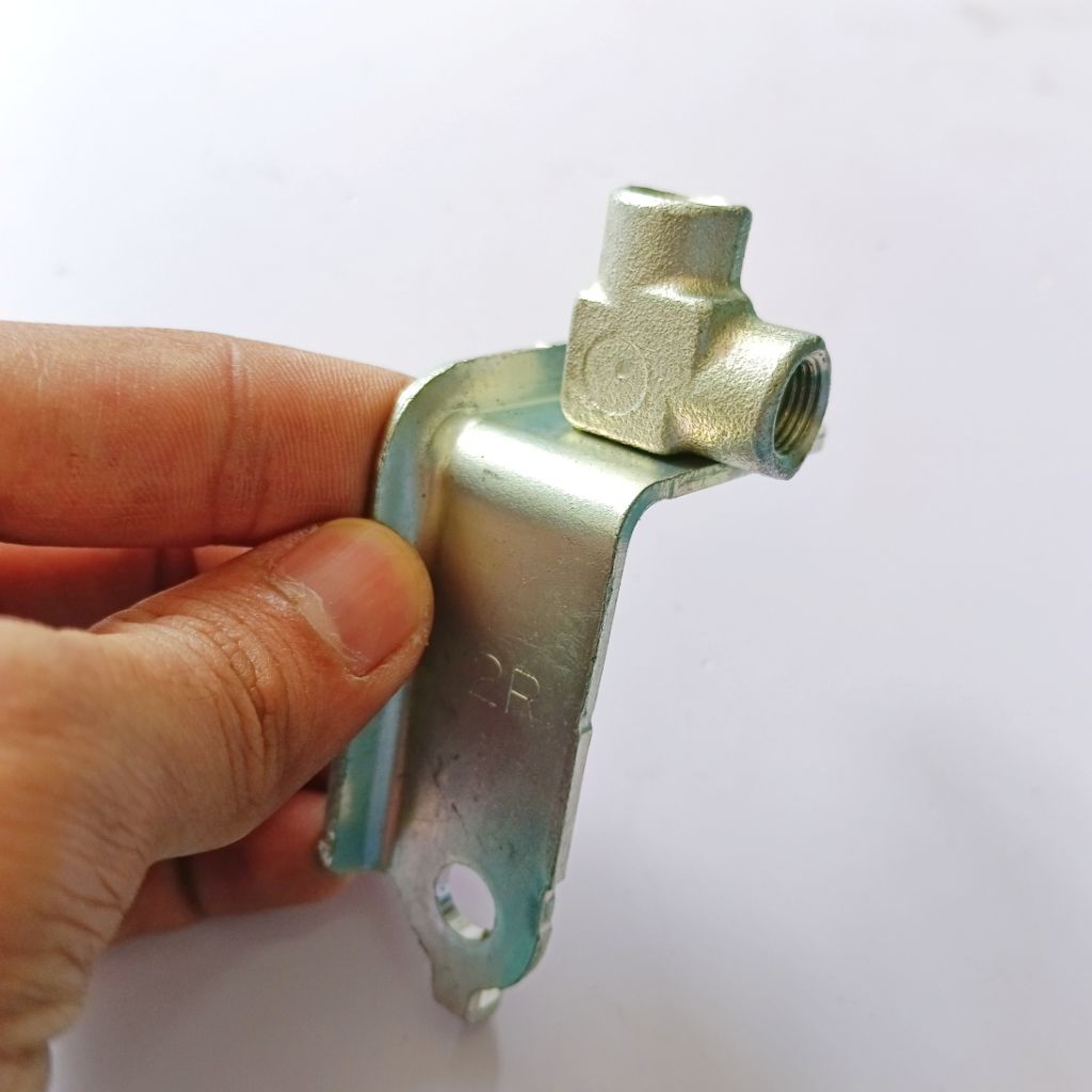 nepel sambungan selang minyak rem cabang 2 original toyota