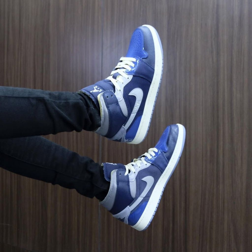 Air Jordan 1 Mid Craft Obsidian