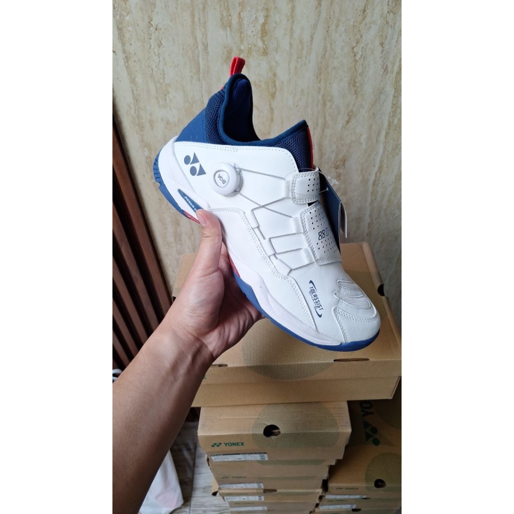 Sepatu Yonex BOA 88D