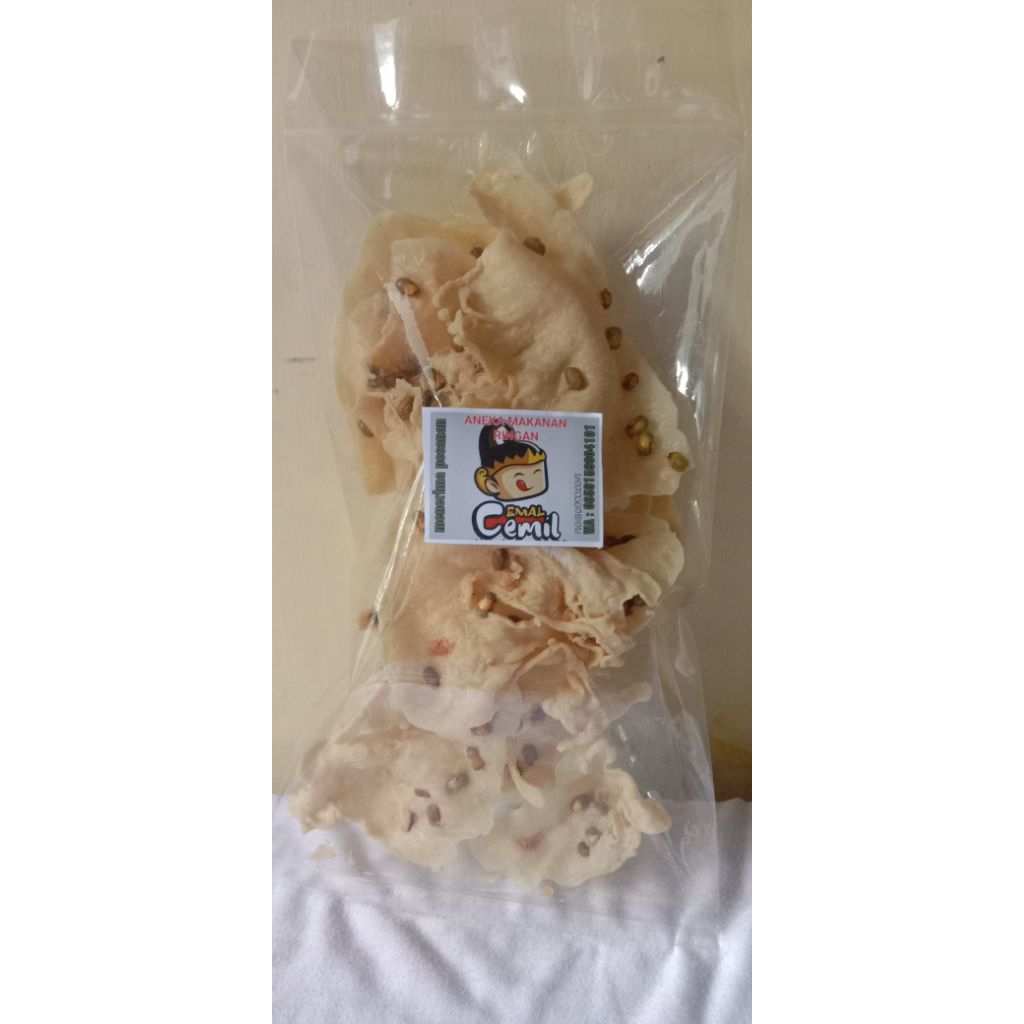 

TUMPI ( peyek kacang hijau)