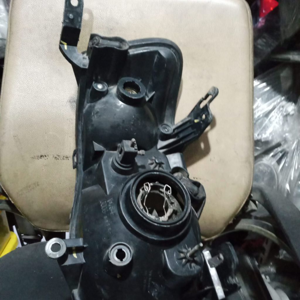 headlamp Ford escape