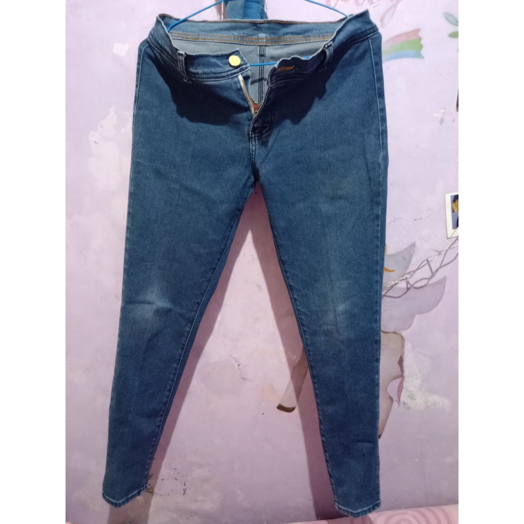 celana levis wanita