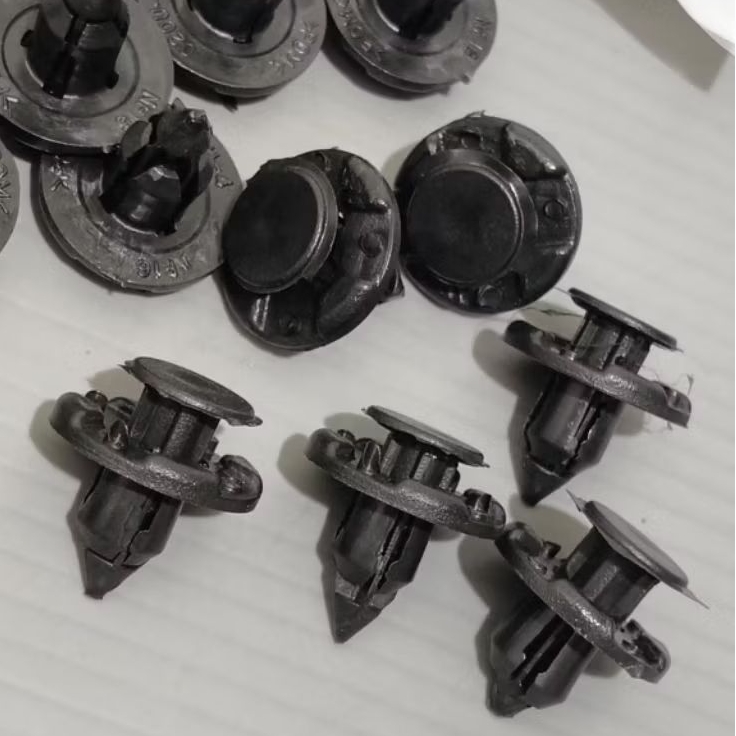 CLIP GRILL AVANZA / XTRAIL