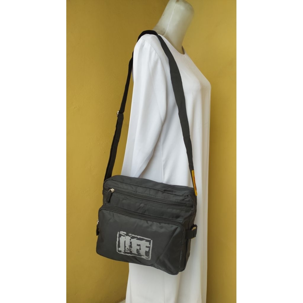 Tas selempang pria preloved/second