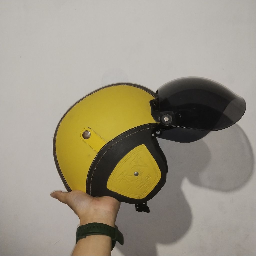 HELM BOGO BOGOAN RETRO CLASSIC YELLOW SECOND 2ND. HELEM KVN KLASIK HELMET SNI WARNA KUNING MUDA MASI