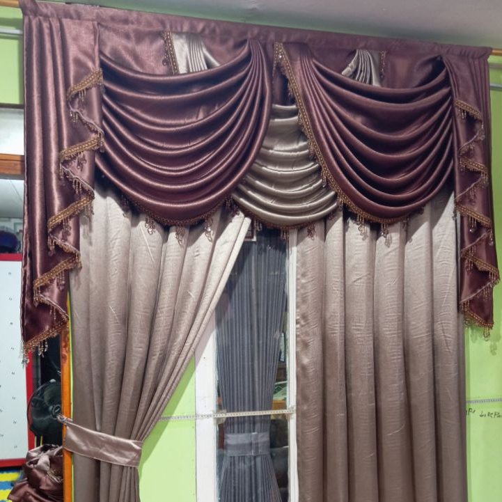 Gorden Mewah Poni Gelombang Tirai Pintu Kamar Gelombang Spanyol Warna Mocca dan Coklat 1 Set