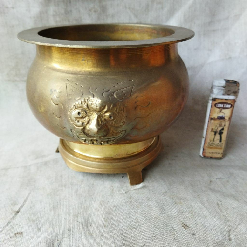 Pajangan Vintage Tempat Dupa Qilin Kuningan Lawas