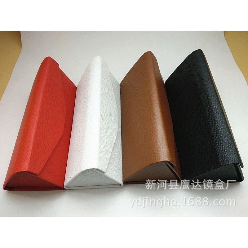 KOTAK KACAMATA SEGITIGA LIPAT ringan anti pecah magnet medan 13