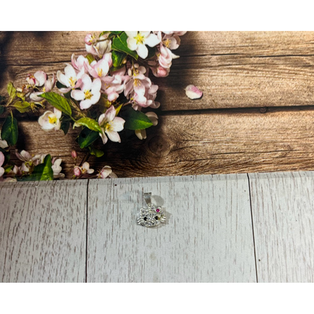 liontin anak hello kitty