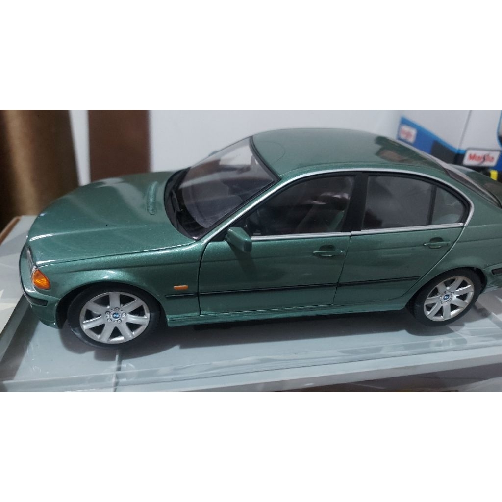 UT BMW e46 Skala 18