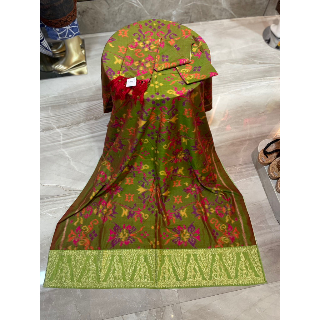 Kamen Sutra Mastuli Rebong Songket