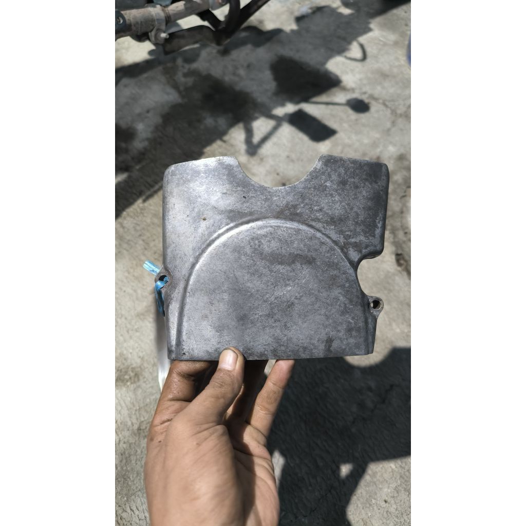 TUTUP RANTAI DEPAN CB 100 GL100 SERIES