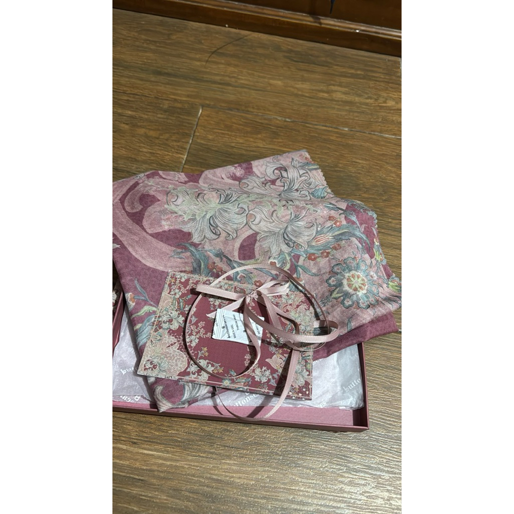 PRELOVED HIJAB BUTTONSCARVES TOPKAPI