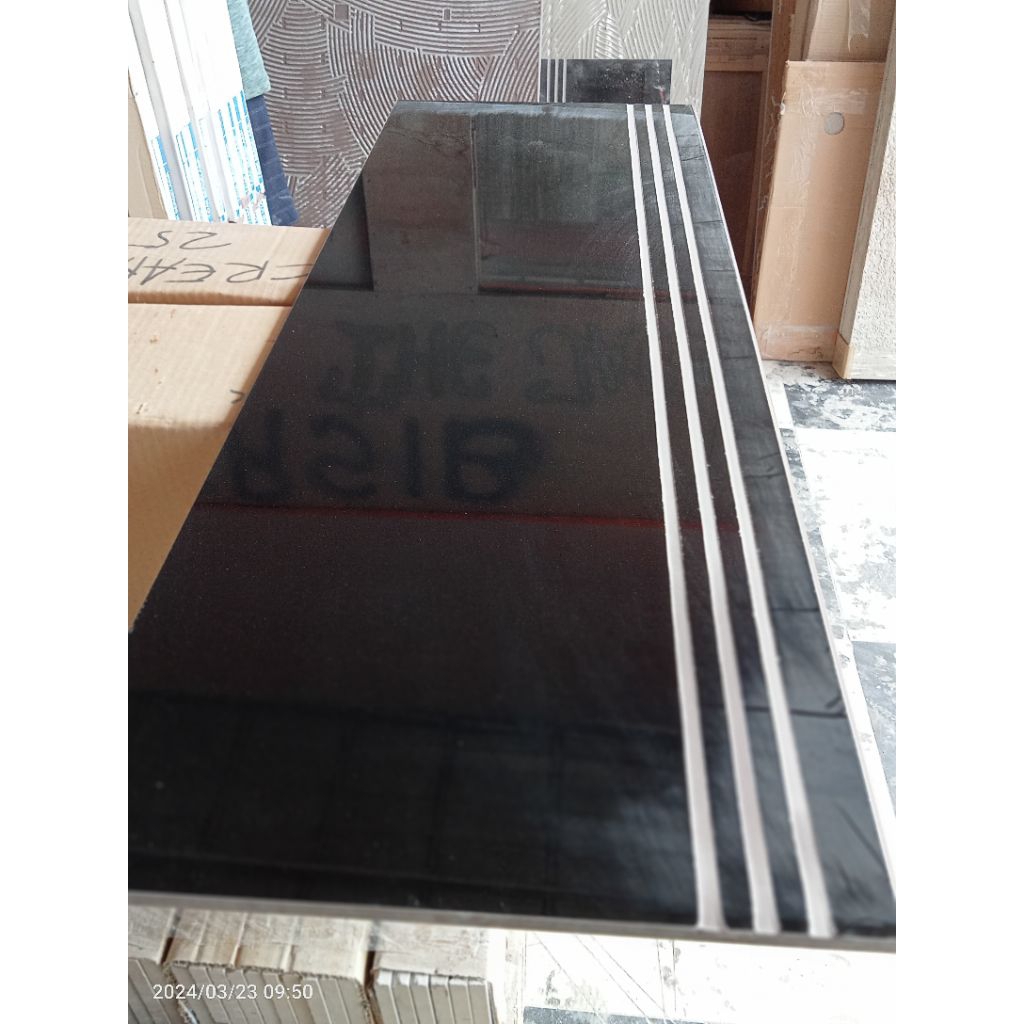 pijakan tangga hitam polos kilap/granit tangga/granit hitam polos/tangga/granit murah/list/hitam glo