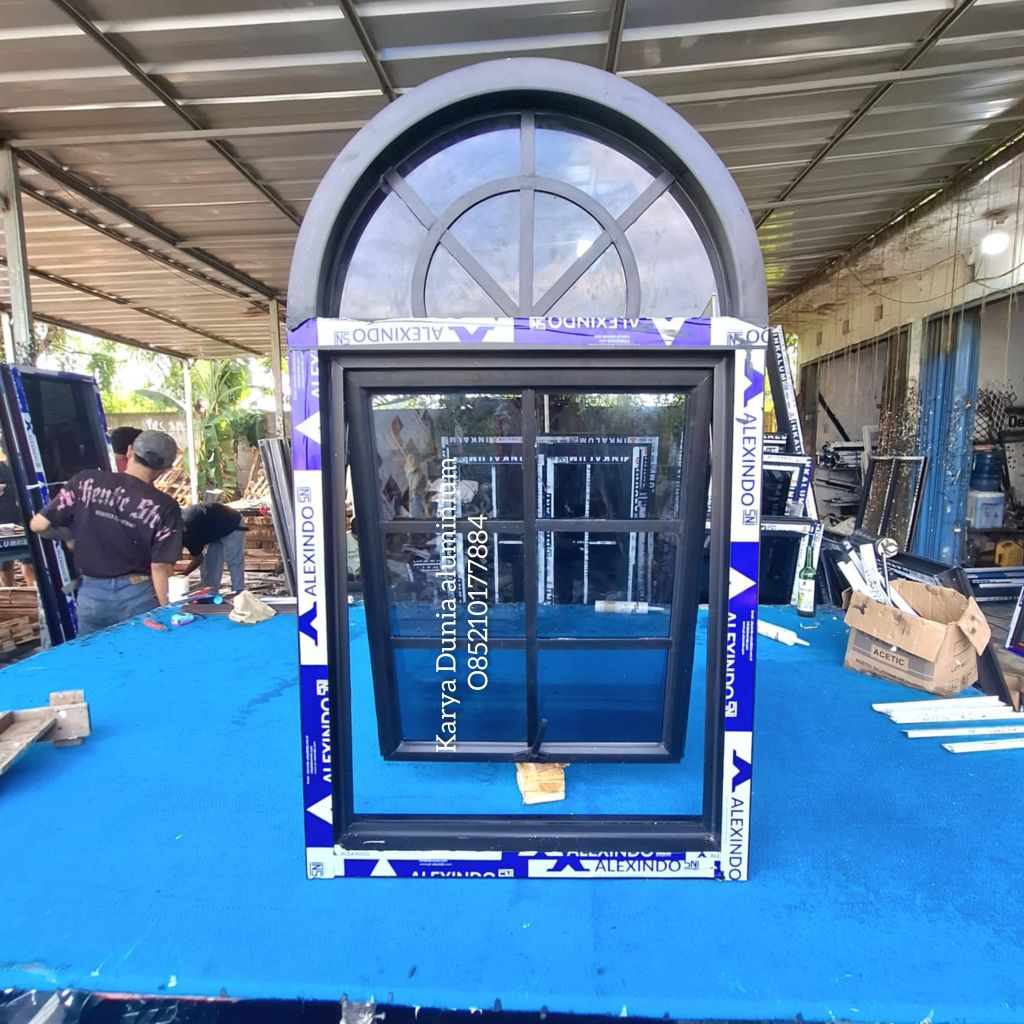 jendela  jungkit 1 daun aluminium lekung merek alexindo kusen 4" kaca 5mm ukuran L 60 T 120 L 60 T 1
