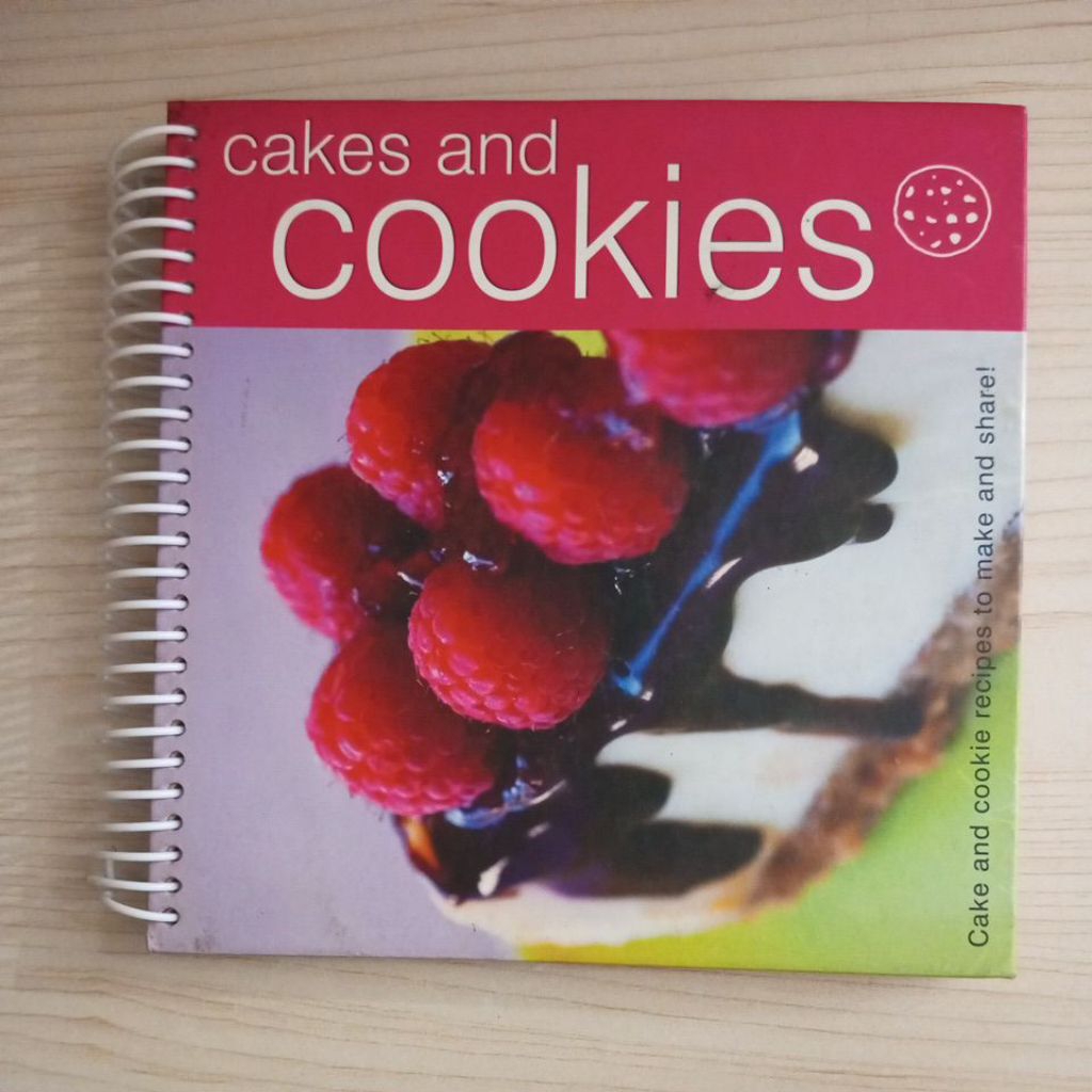 BUKU CAKES AND COOKIES