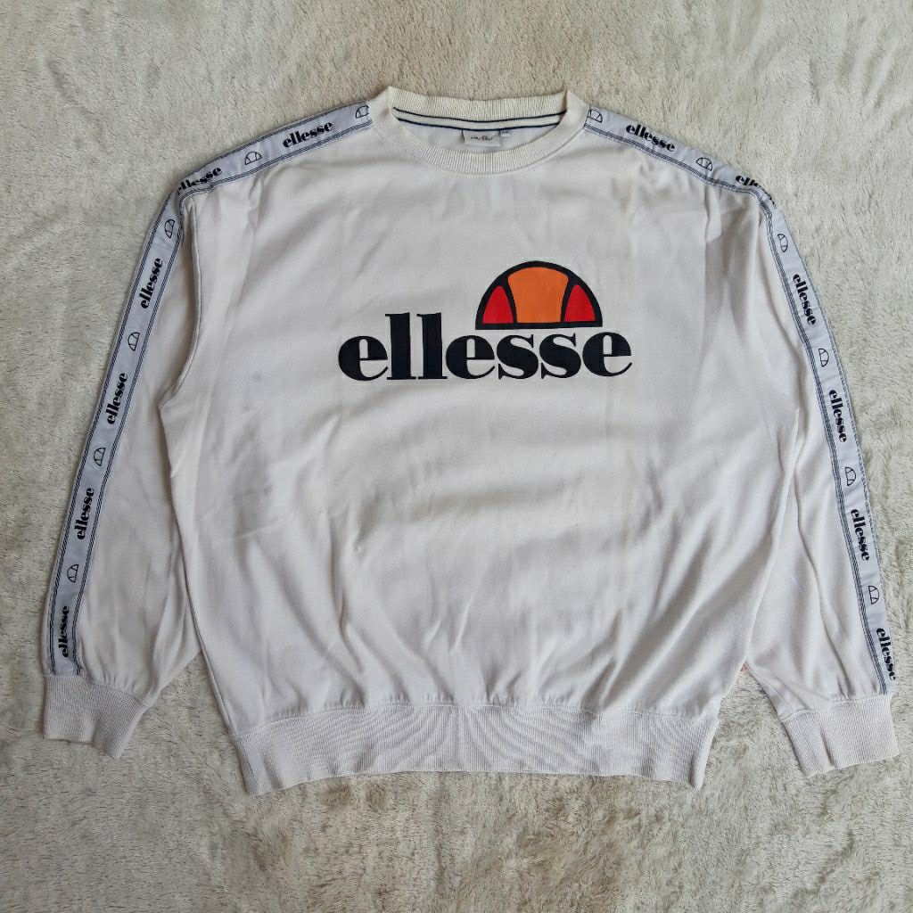 crewneck ellesse putih spellout