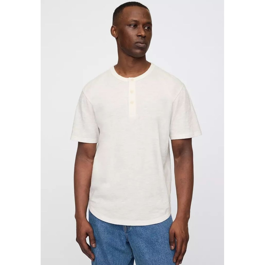 Kaos Pria GAP Curved Hem Henley T-shirt