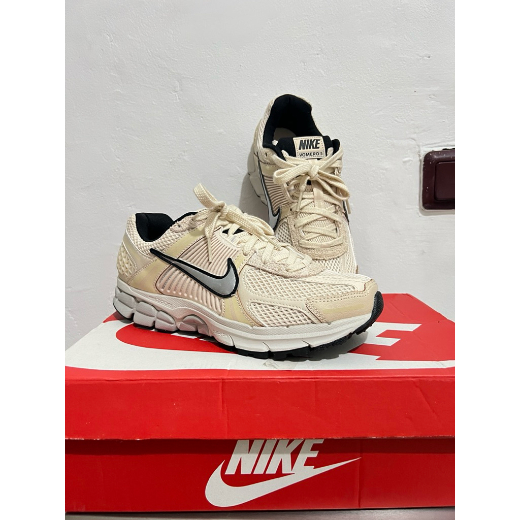 Preloved Nike Zoom Vomero 5