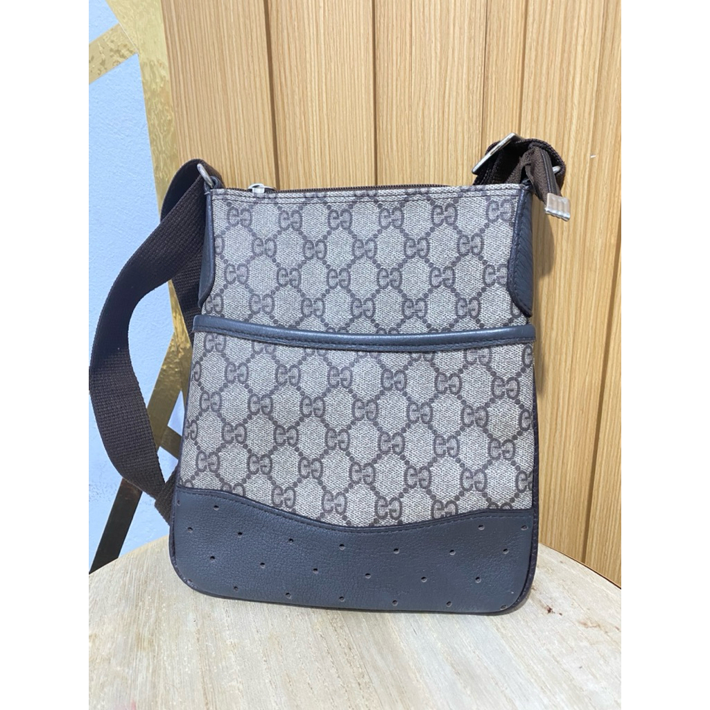 Preloved tas sling pria kulit asli, GC crossbody brown second