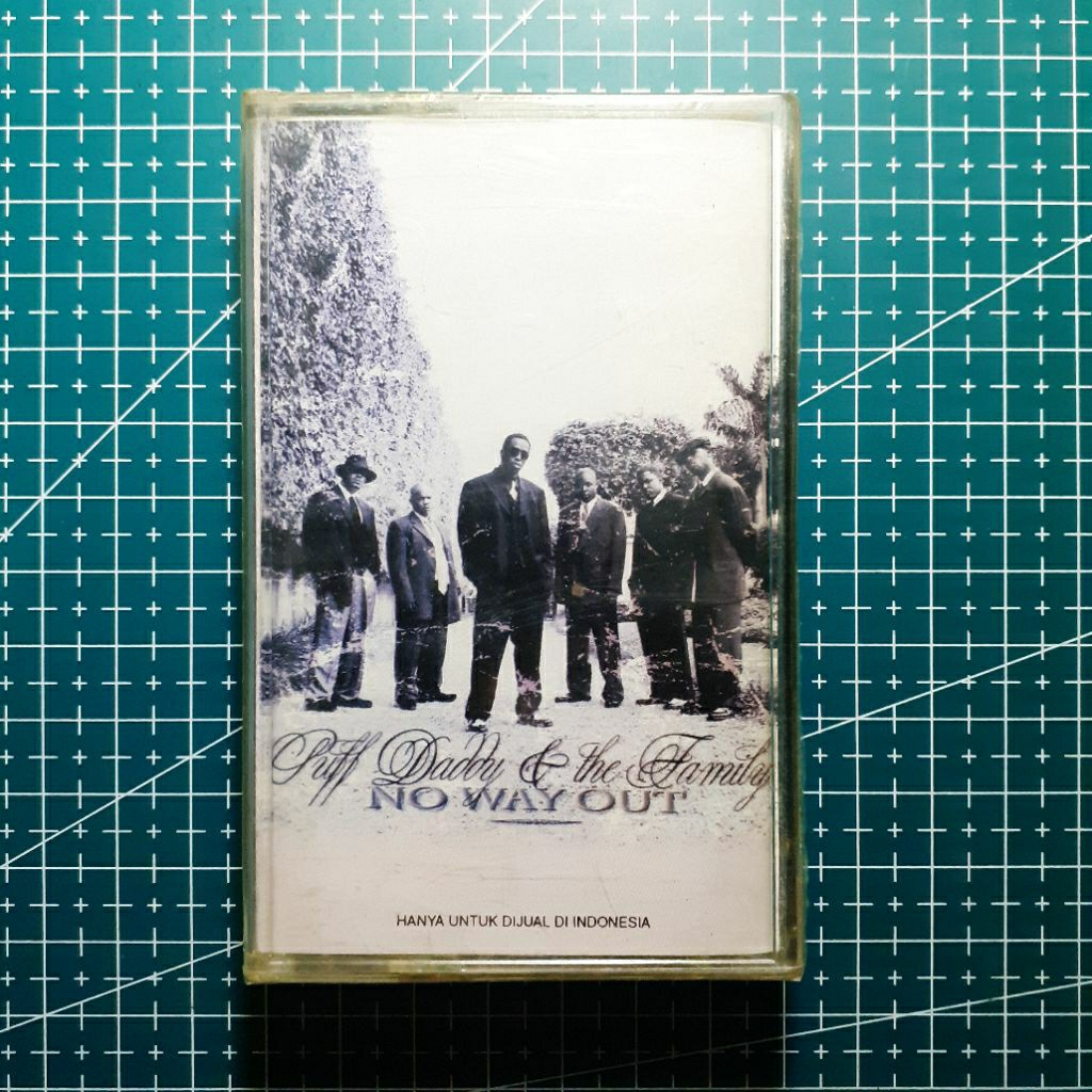 Kaset Puff Daddy & The Family - No Way Out Sealed