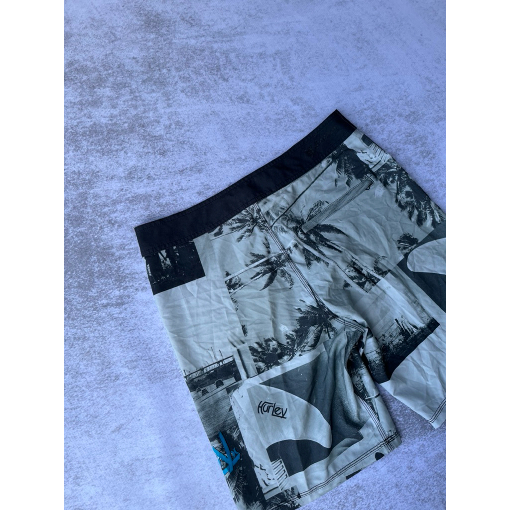 CELANA HURLEY SECOND MURAH