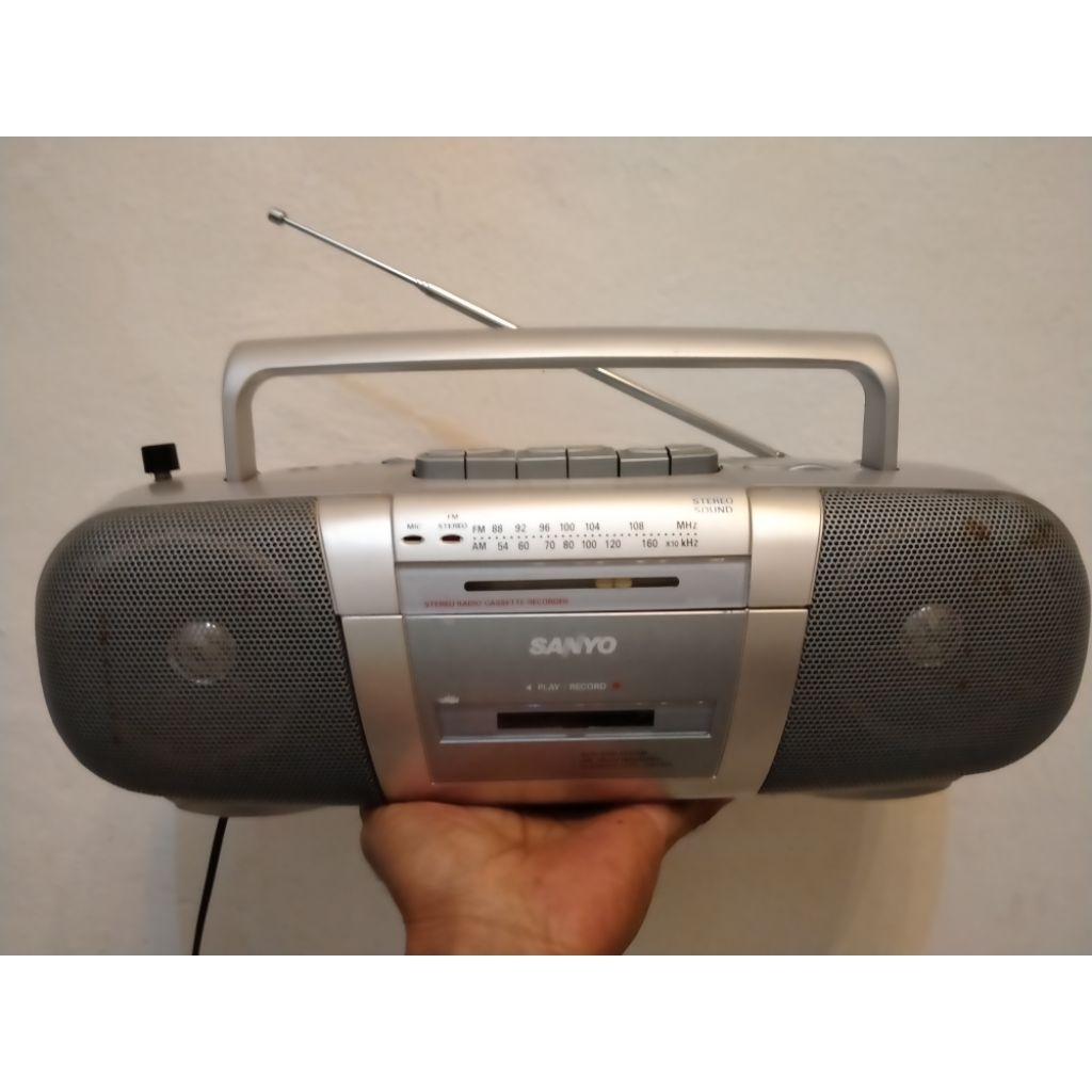 Radio Tape Sanyo mini nyala