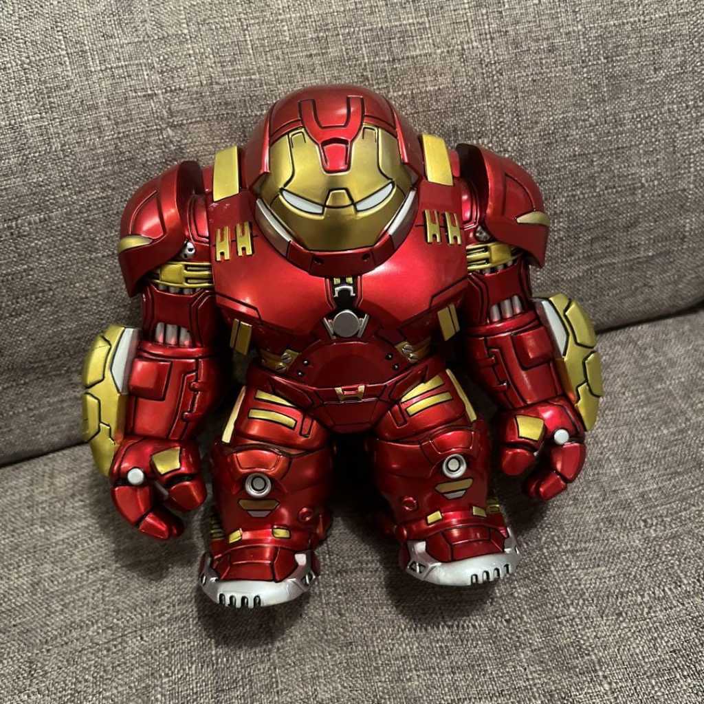 (76)Action Figure koleksi Hulkbuster dari Hot Toys 20cm