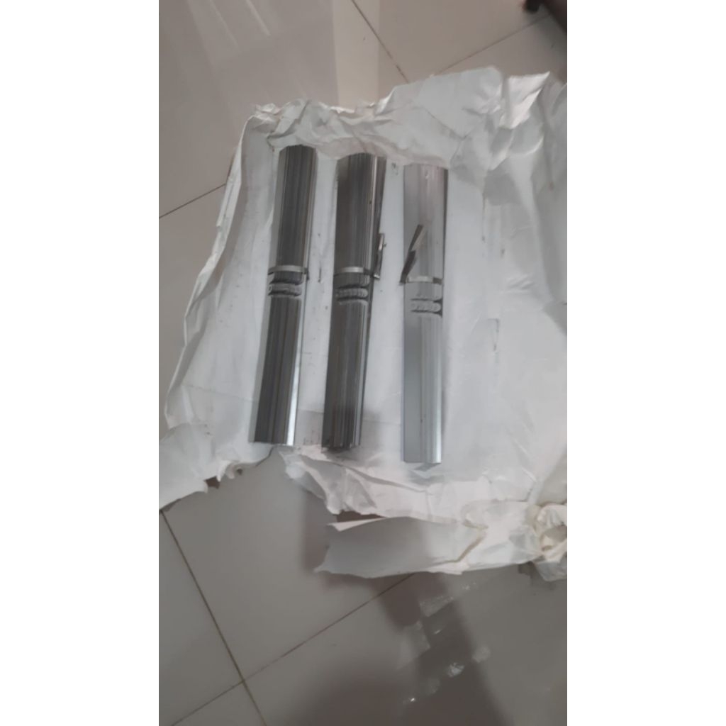 Seng Klem 49cm Klep Klip Kaleng Penjepit Kalender Dinding 49 cm A3+ wall calendar clamp