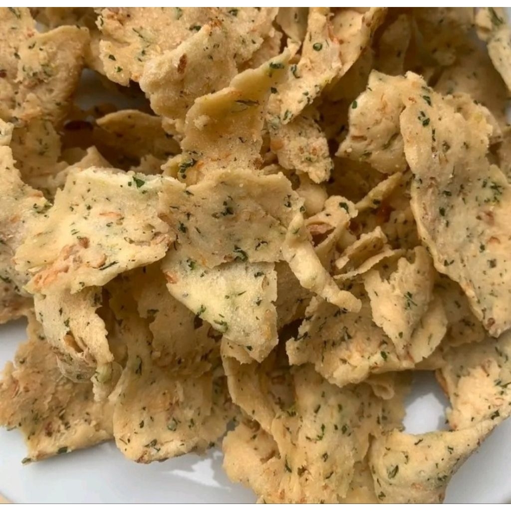 Keripik Bawang Varian Daun Seledri | Cemilan Renyah Gurih