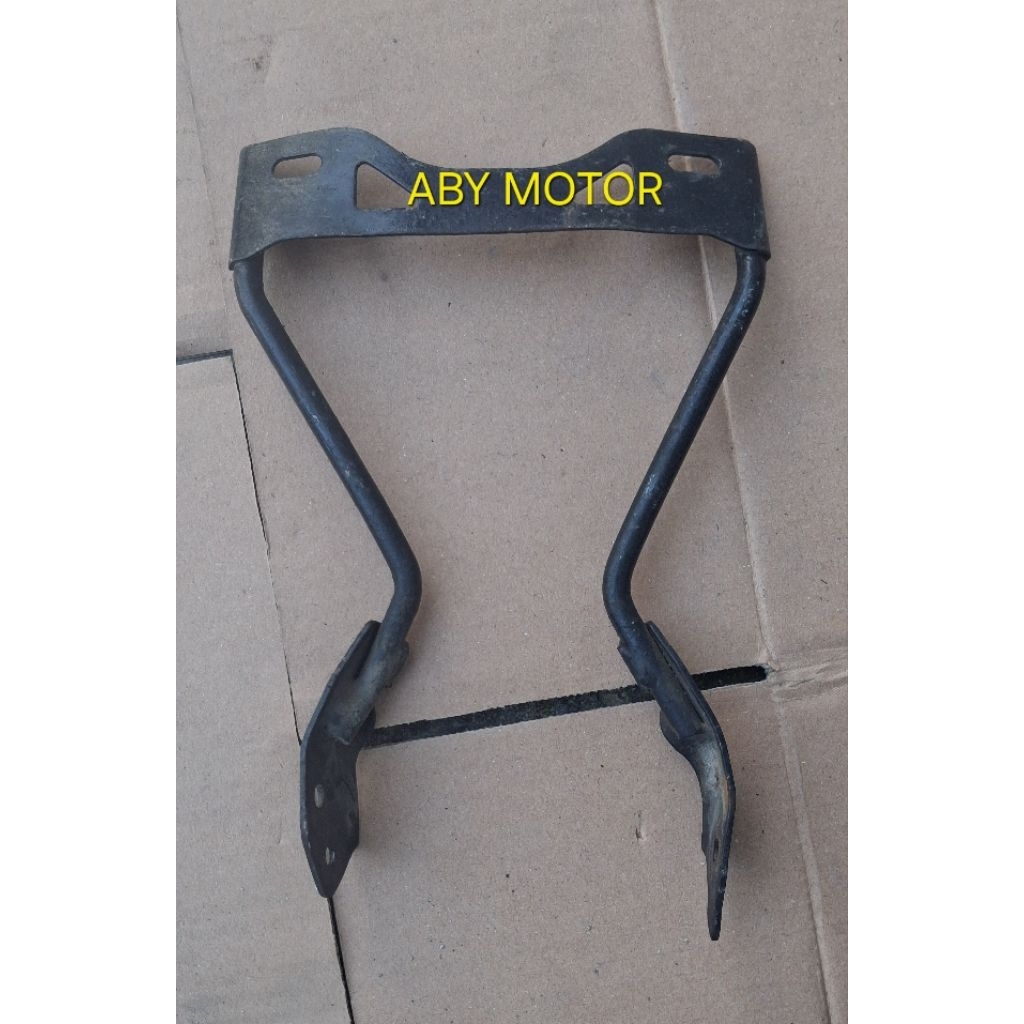 Bracket Breket Dudukan Besi Plat Nomor Honda Sonic 150r / Original Copotan