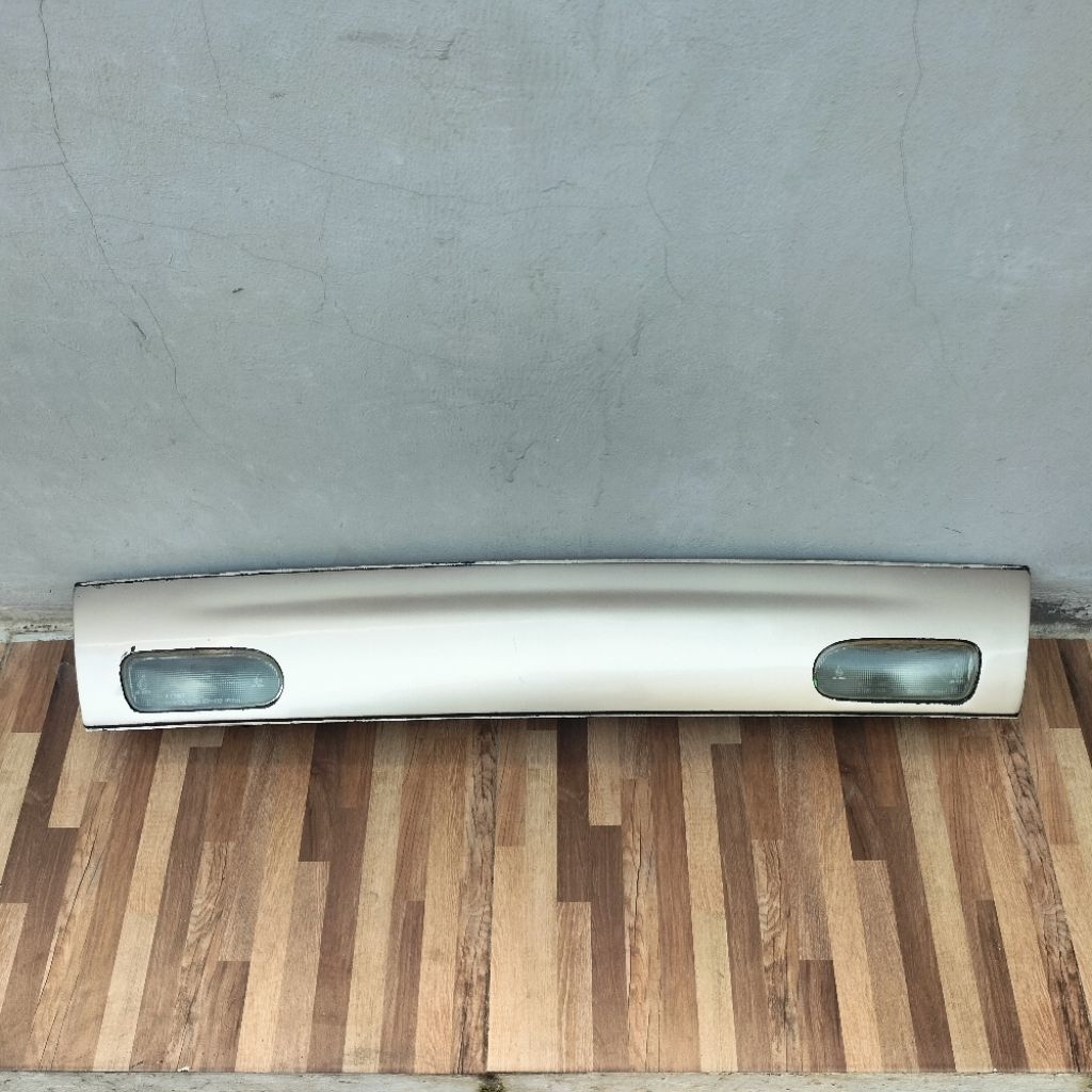 lampu reflektor bagasi belakang mobil timor/kia sephia bekas original