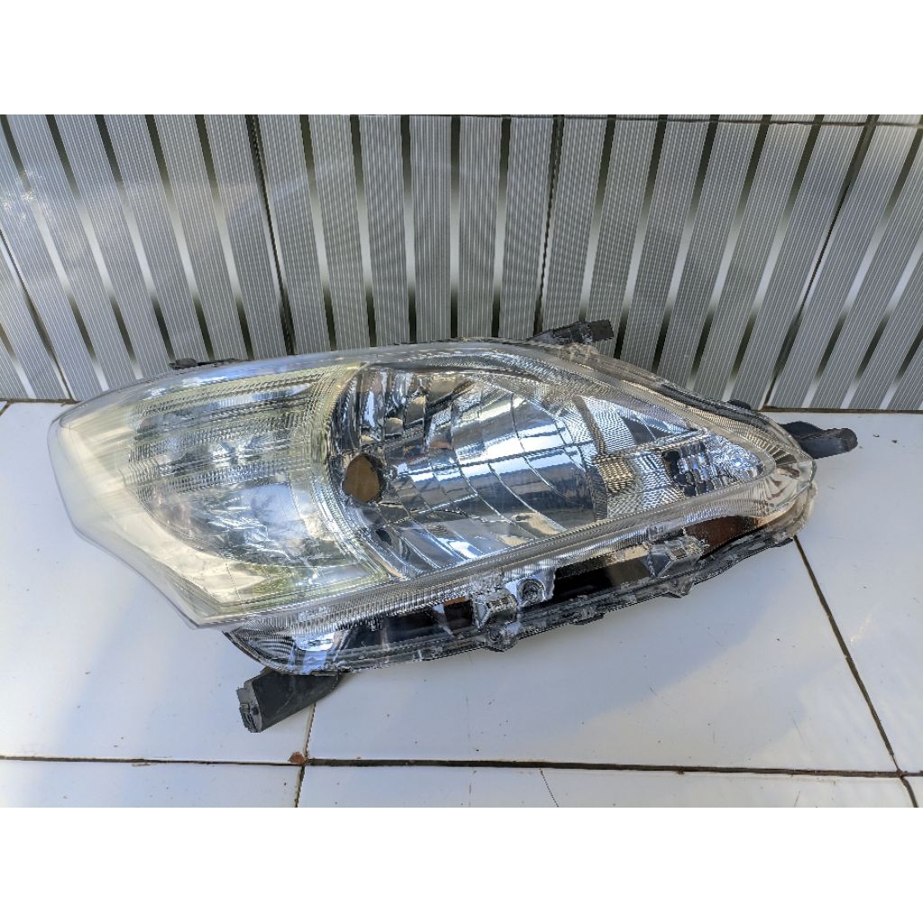 headlamp innova grand 2012 original R kanan