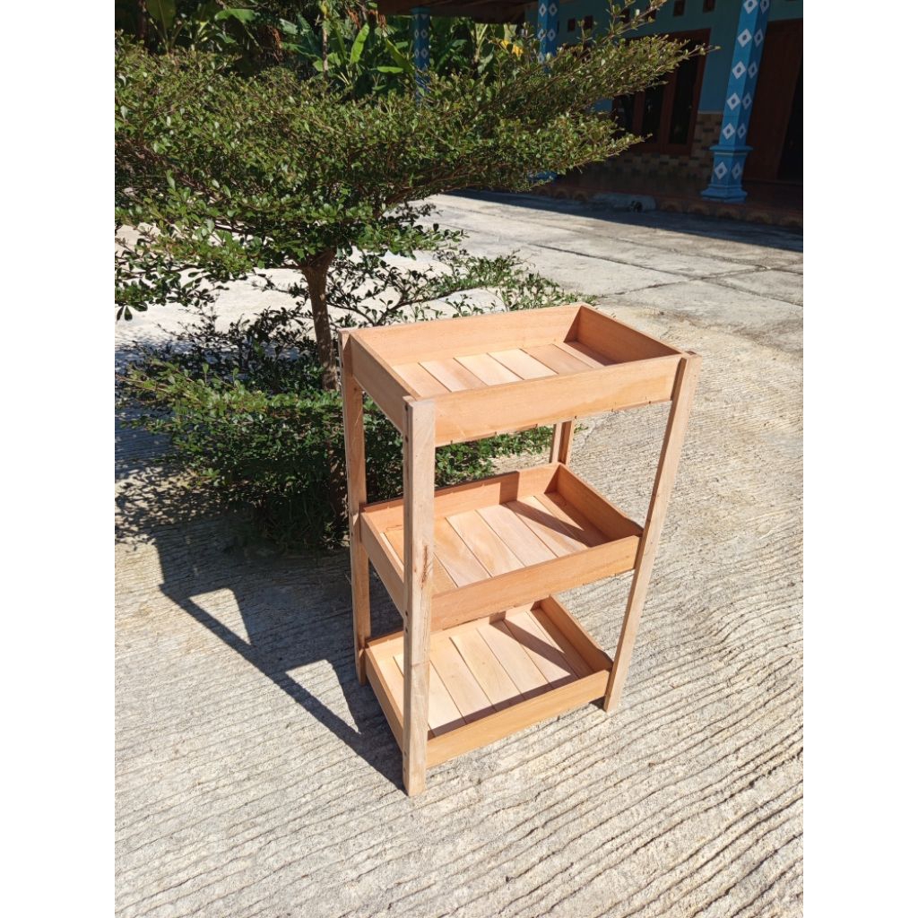 Rak kotak penyimpanan make-up dan skincare serbaguna