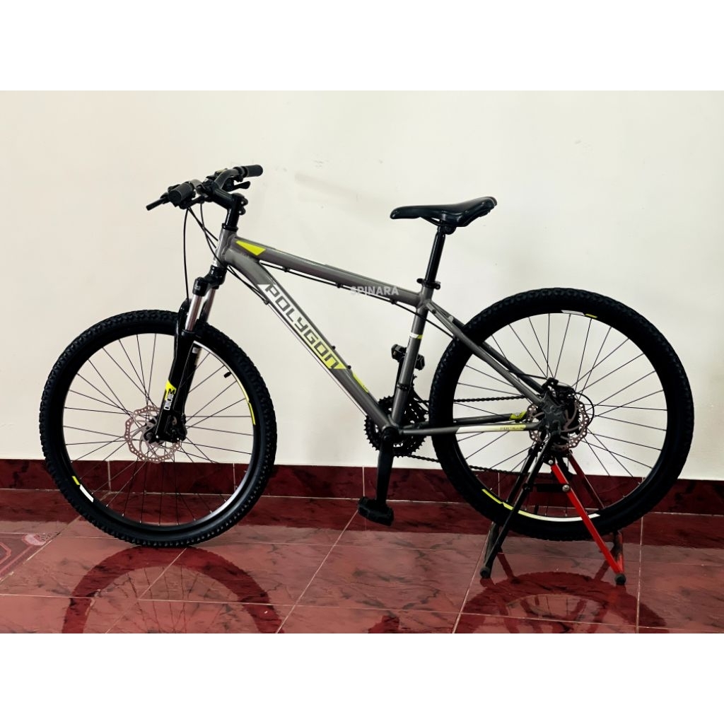 Sepeda Polygon Monarch 4 bekas, kondisi terawat dan siap pakai