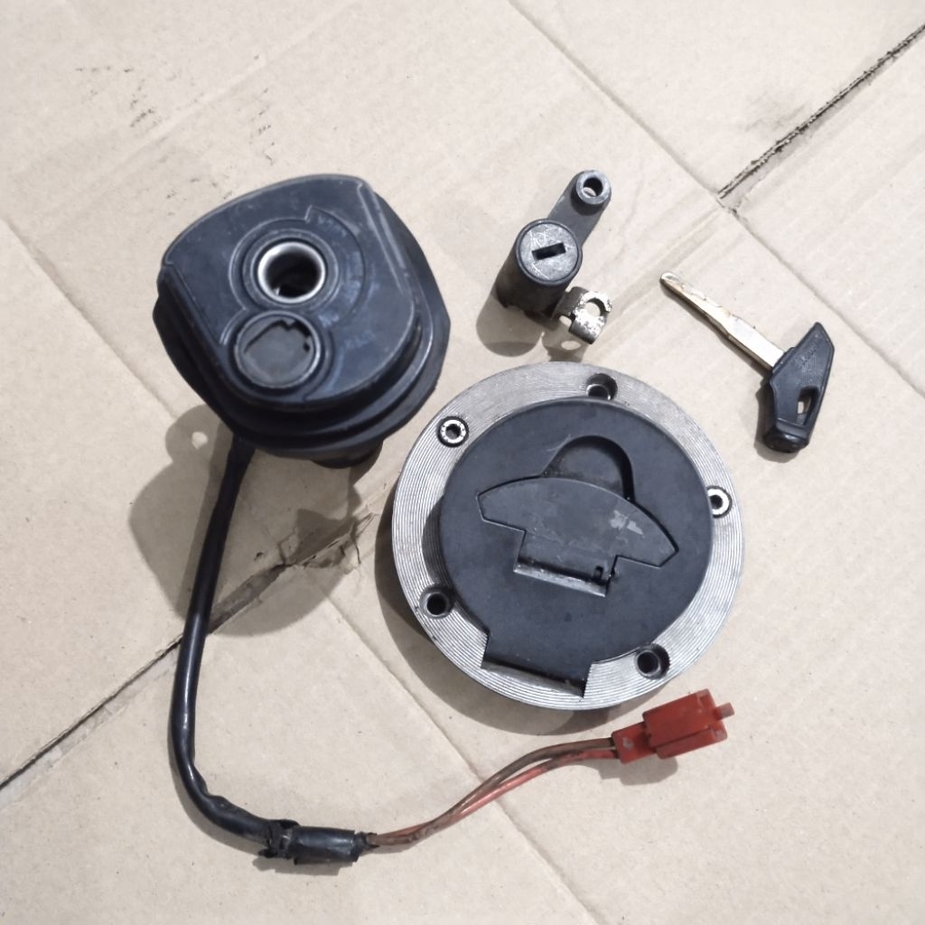 Kunci Set YAMAHA R15V2 Original