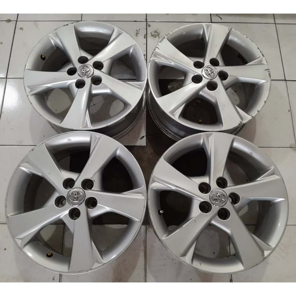 Velg Mobil Bekas Copotan Standar Altis RIng 16 Lobang 5x100