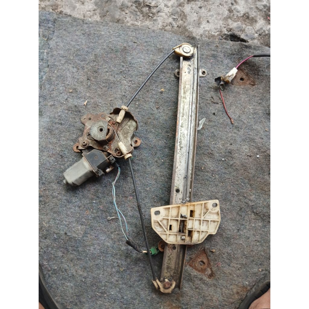 power window Mitsubishi Lancer CK4