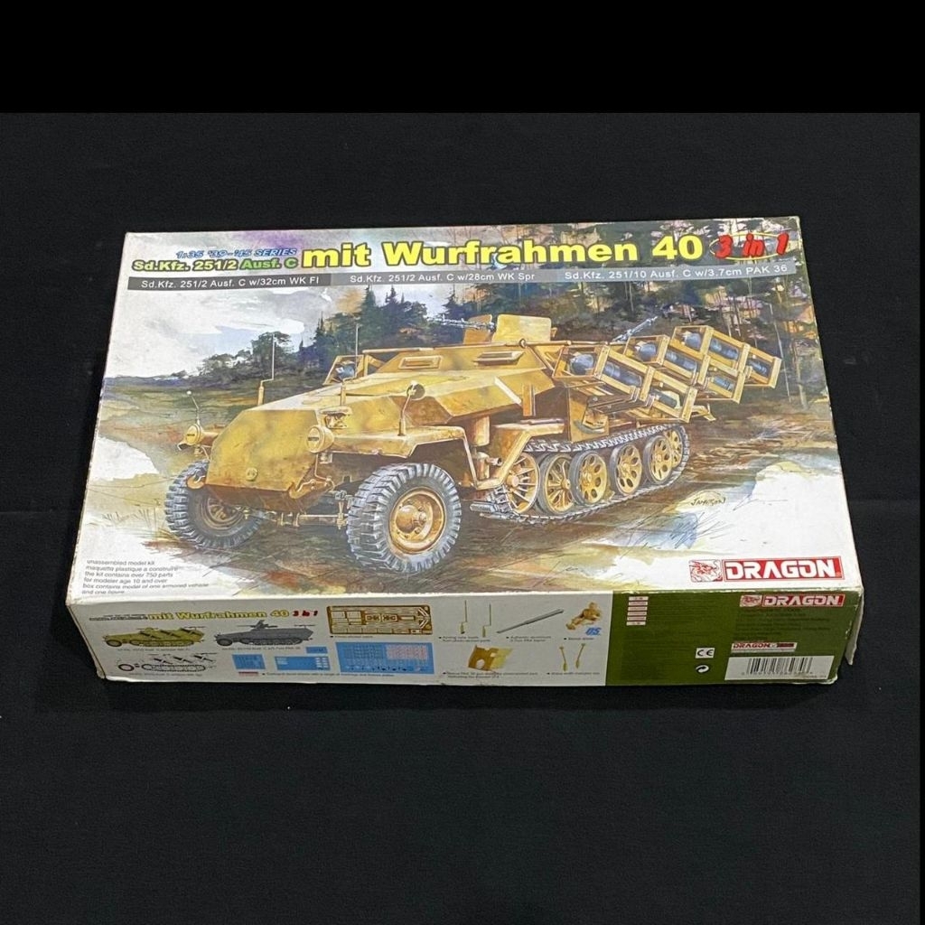 Model Kit Dragon Sd. Kfz. 251/2 Ausf. C mit Wurfrahmen 40 (3 in 1)