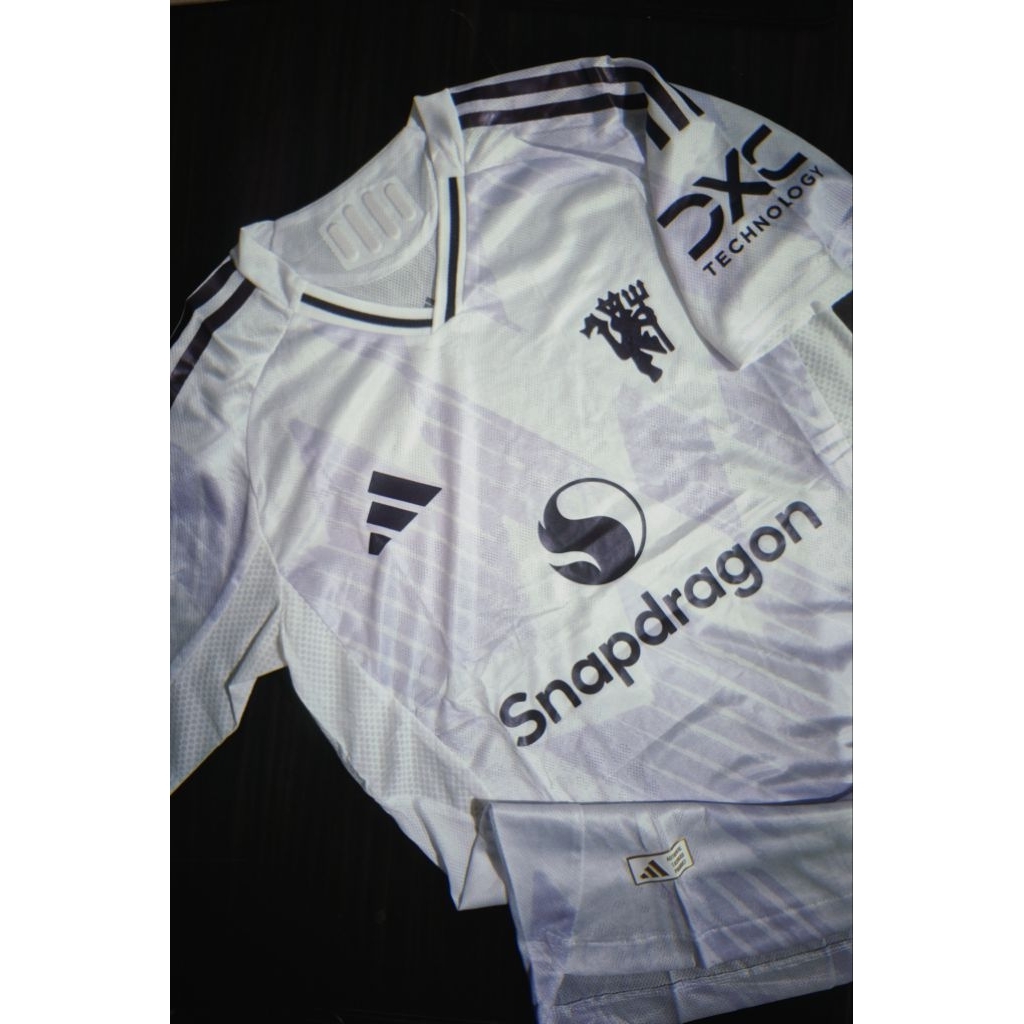 PLAYER VERSION | BAJU BOLA JERSEY MU AWAY PLAYER ISSUE 2025/2026