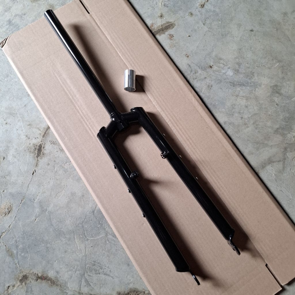 Black Edsen Segmented Fork 1" (size standar) Threadless, untuk rims 26'